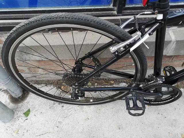 Bon vélo de route in Road in City of Montréal - Image 4