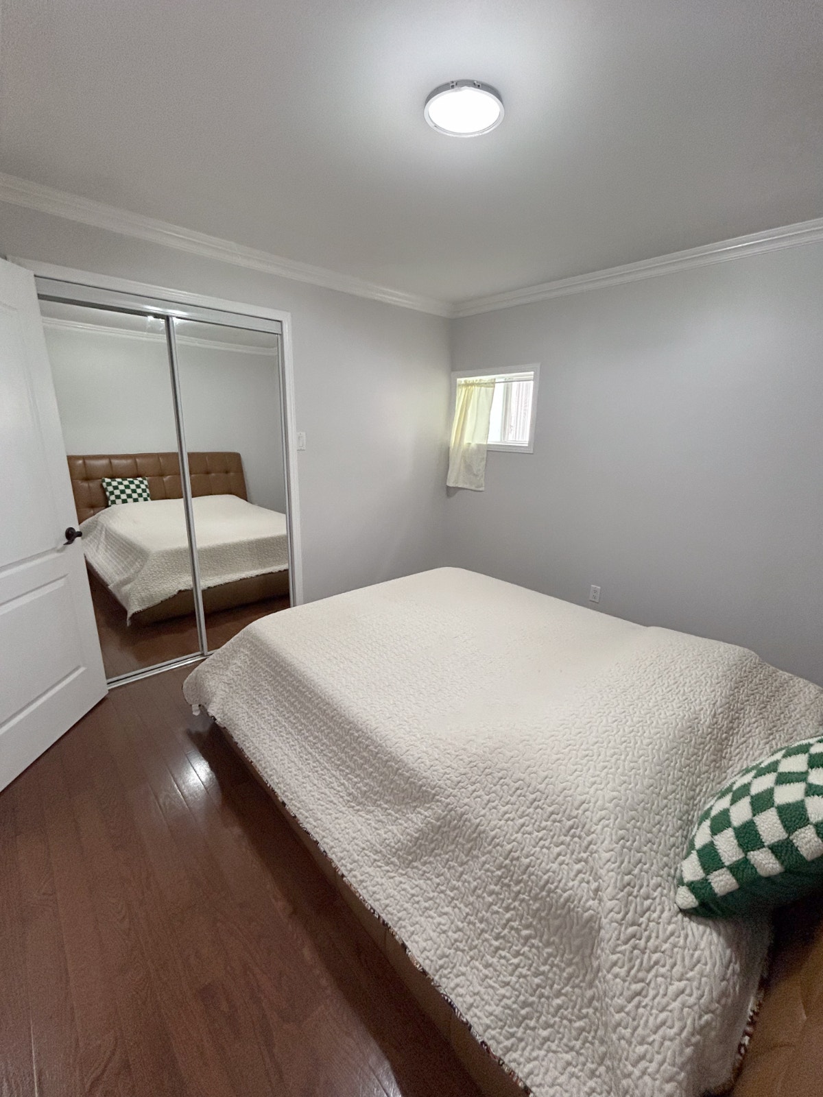 7½ Appartement sur le rdc avec sous-sol et stationnement — photo 2
