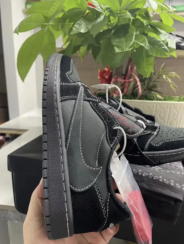 Jordan 1 Retro Low OG Travis Scott Black Phantom in Men's Shoes in City of Toronto - Image 3