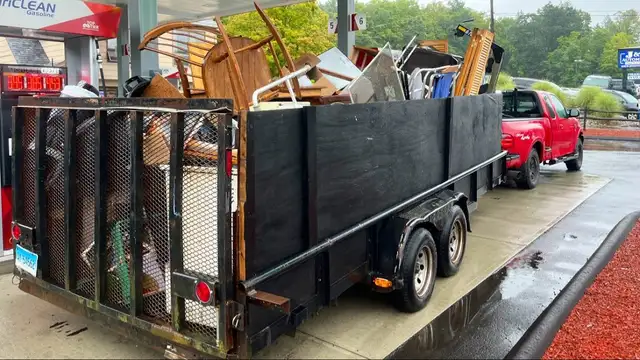 $15 JUNK REMOVAL & FREE METAL PICK UP SERVICE  in Other in Calgary - Image 7