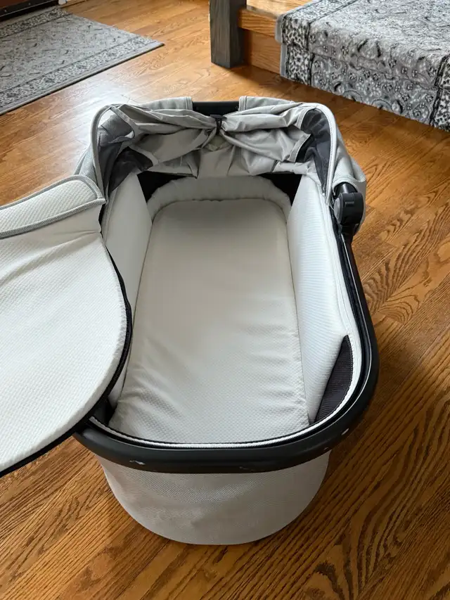 Bassinet for Vista/Cruz/Ridge stroller  in Strollers, Carriers & Car Seats in St. Catharines - Image 3