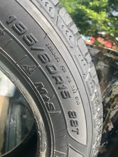 195/60R15 88T Goodyear winter tires hardly used. Set of 4.