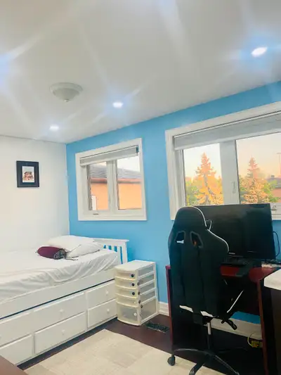Furnished 1 bedroom, in  4 bedroom house near Square One