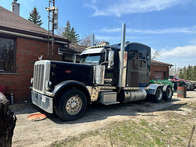 Peterbilt 389 in Heavy Trucks in Mississauga / Peel Region