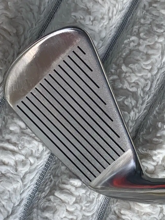 Titleist DCI 962 5-Iron Golf Club Right Handed in Golf in Oshawa / Durham Region - Image 3