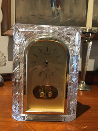 Vintage crystal quartz seiko mantle clock. 10” tall.
