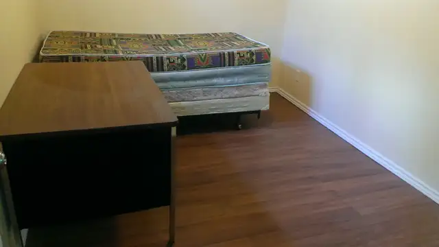 2BR basemen shepp/dufferin, 5 mins walk to subway (bathurst man