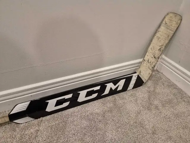 Junior Hockey Stick - CCM Axis 1.5 in Hockey in Ottawa - Image 4