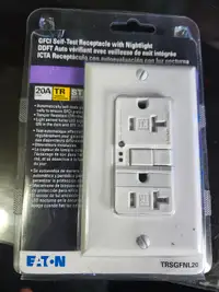 20A - SELF-TEST RECEPTACLE WITH NIGHTLIGHT - EATON - NEW SEALED