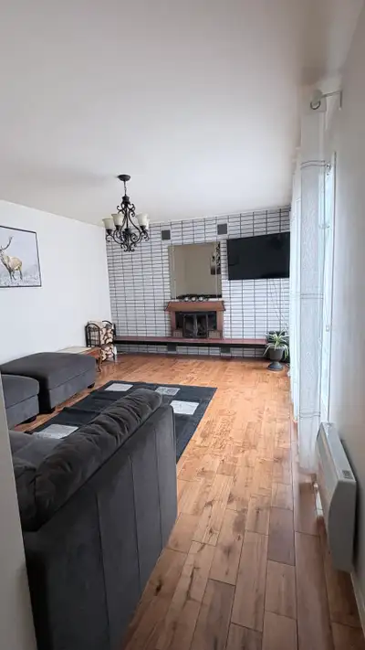 Maison de 3 lits et 1salle de bain Maison entièrement meublée.Une pièce de rangement est disponible....