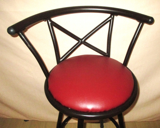 Swivel artificial leather Cushioned Bar & Counter Stool w Back in Chairs & Recliners in Stratford - Image 2