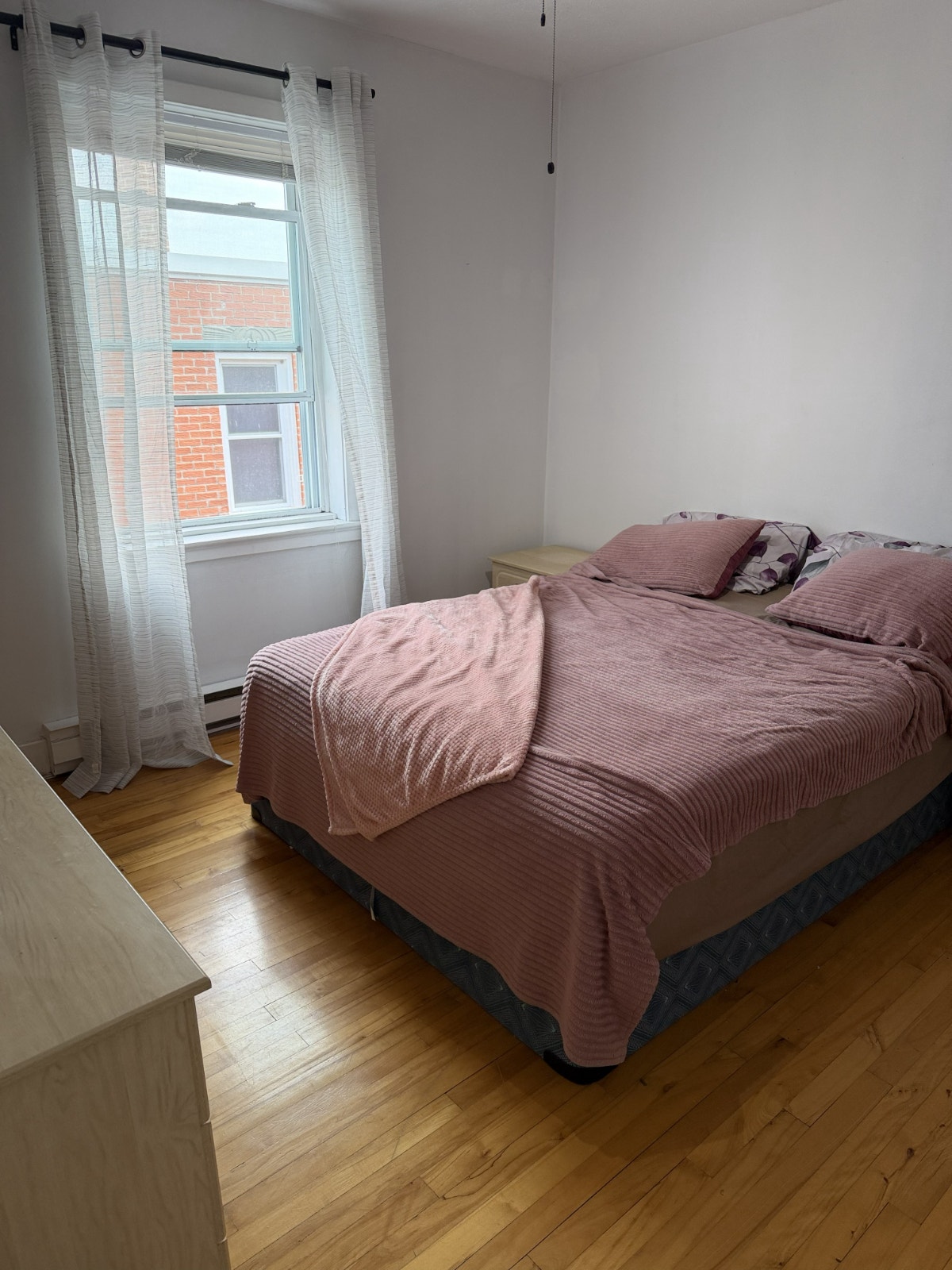 41/2 a louer, 1002$/mois, dès 1er sept, tranquille, 2e étage — photo 3