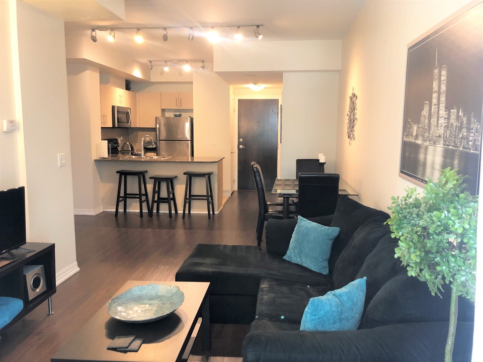 FURNISHED 1 BED CONDO AT YONGE/HARBOUR DOWNTOWN 3