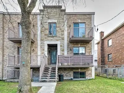 Located on Avenue de Monts, Montréal, QC H4E 2T5, Canada - Angrignon, large bright 4 1/2, $2，000/mon...