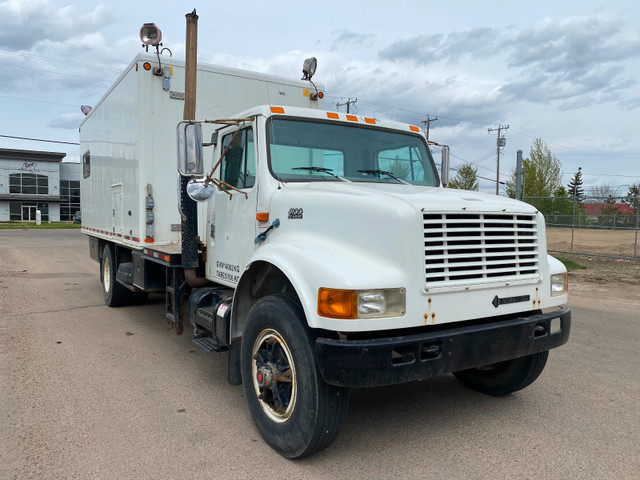 INTERNATIONAL 4900 Max force with mobile office in Cars & Trucks in Edmonton - Image 4