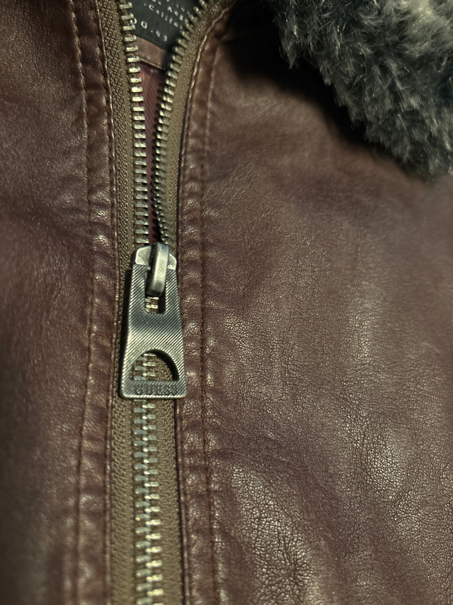 Guess leather jacket  in Other in Oshawa / Durham Region - Image 4