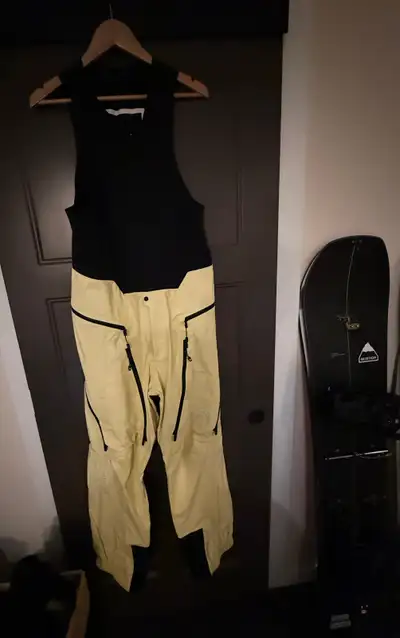 Burton Snowboards [AK] Kalausi Bib Pants Buttermilk (Sz M), View more