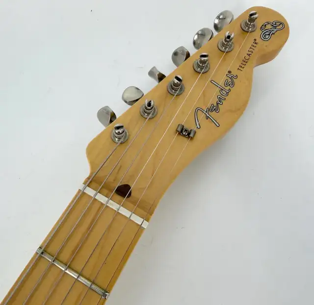 Brad paisley fender  telecaster (Mint) in Guitars in Guelph - Image 4