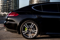 OEM New Porsche Turbo Summer Wheel & YOKOHAMA Tire Set