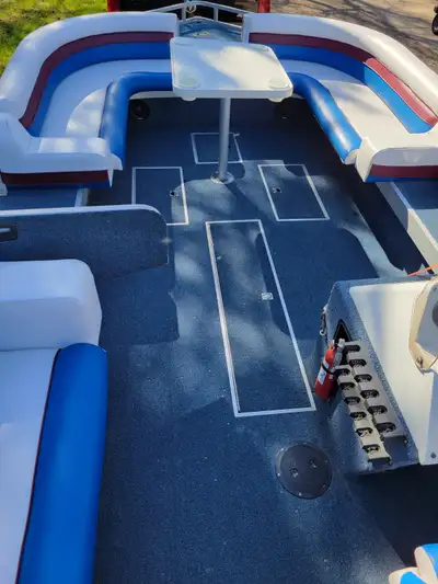 This 22 ft. aluminum deck boat has seating for 8 or more people, can go fast or slow, Powered by 150...
