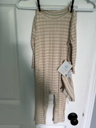 Cloud Island Baby Romper Size 6-9 months, View more