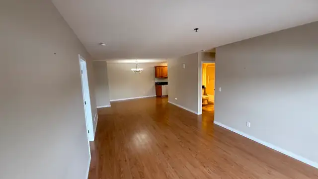 EASTSIDE 2Bdm/2Bath with Underground Parking and Elevator