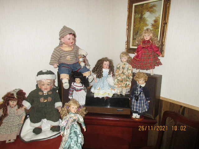 CERAMIC DOLLS in Hobbies & Crafts in Chatham-Kent - Image 2