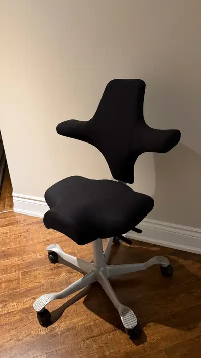 HÅG / HAG Capisco 8106 Ergonomic Saddle Chair - Black, View more