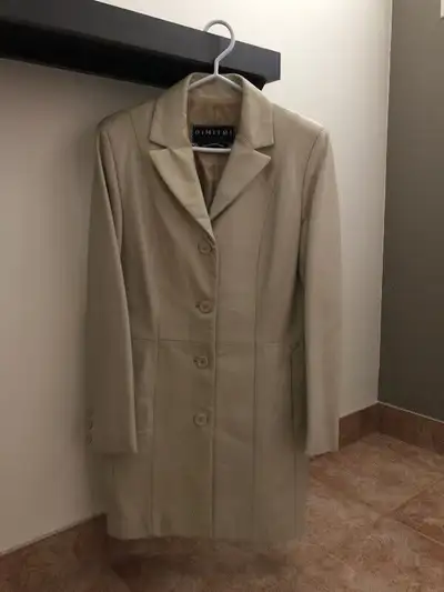 Manteau, View more
