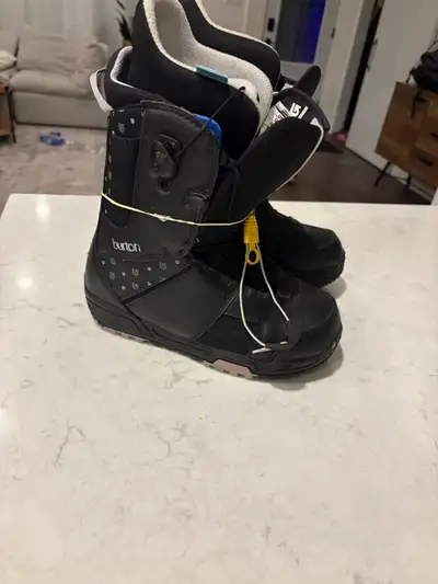 Women’s snowboard boots size 8 Burton , View more