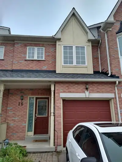 3 Beds / 2.5 Baths -- Townhouse for Rent!! **Newly Renovated**