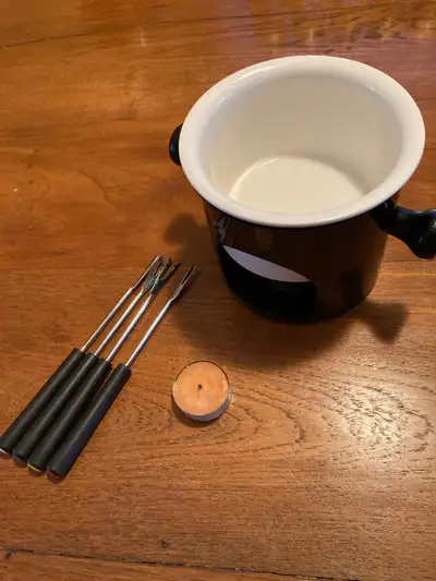 Fondu set, View more