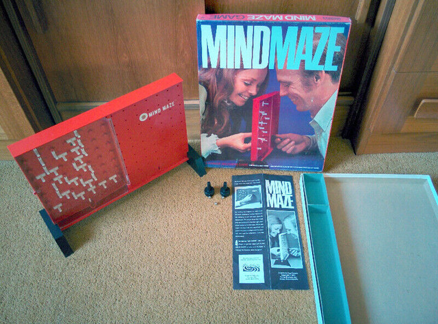 Parker Brothers Mind Maze. 1970s 2 Player Game in Toys & Games in Thunder Bay