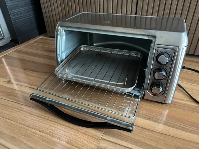 toaster over / four grille-pain in Toasters & Toaster Ovens in Longueuil / South Shore - Image 3
