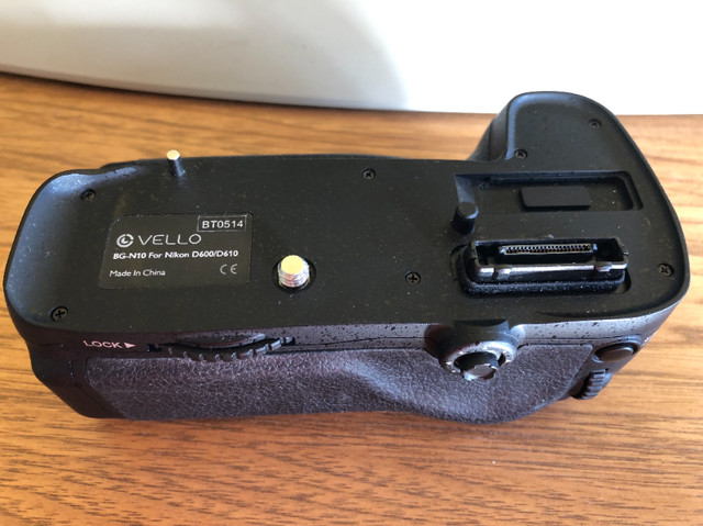Vello Battery Grip for Nikon D610 in Cameras & Camcorders in Cole Harbour