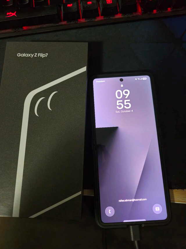Samsung Z Flip 7 512 GB in Cell Phones in City of Toronto