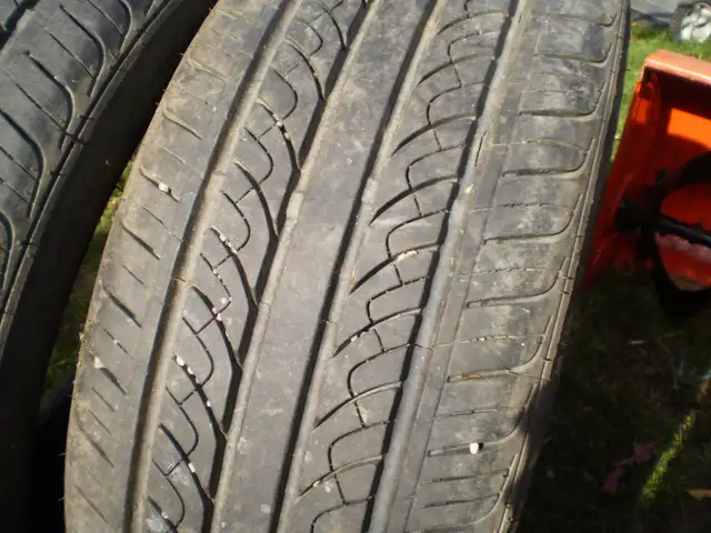 Honda16 OEM Alloy 5x114.3 and 2 P205/50/R17 all season tires in Tires & Rims in Ottawa - Image 3