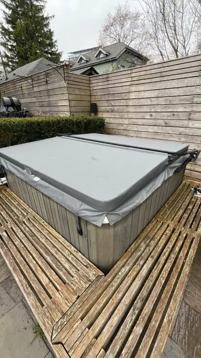 Hot Tub cover. Brand new in original packaging. 84"x84" deluxe quality with 4" skirt.