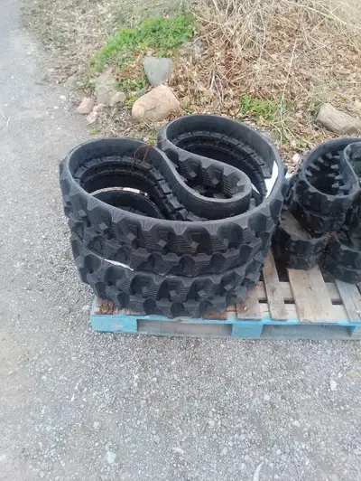 New surplus rubber tracks size 230x48x72. Fit on Bobcat E20, Kobelco SK15, Cat 301.7, Volvo EC20xt a...