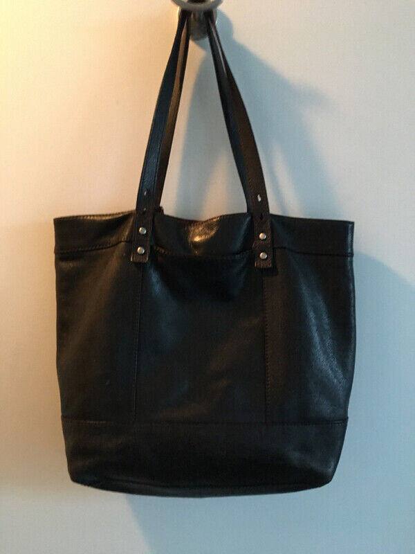 Fossil Black Leather Tote Bag dans Femmes - Sacs et portefeuilles  à Ville de Montréal - Image 4