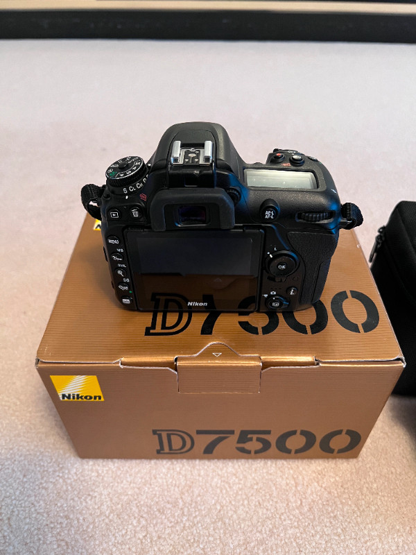 Nikon D7500 with 2 Sigma and 2 Nikon Lenses in Cameras & Camcorders in Oshawa / Durham Region - Image 2