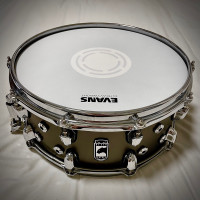 Mapex Black Panther snare drums + Tama Dyna Sync kick pedal