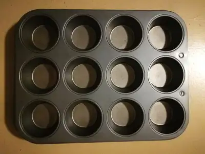 12 Cup muffin pan for sale, View more