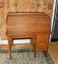 REDUCED $250; Hard-To-Find Victorian Oak Roll Top Desk