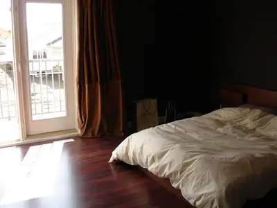 3 rooms to rent in SE to group of friends