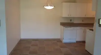 Property Description This welcoming community is conveniently located within walking distance of a m...