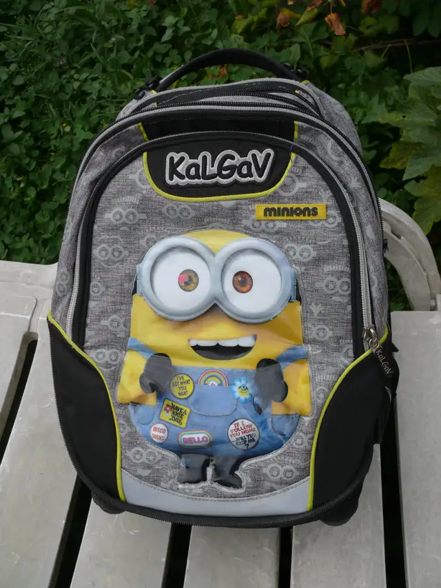 Elementary school orthopedic backpack in Bags & Luggage in Markham / York Region - Image 2