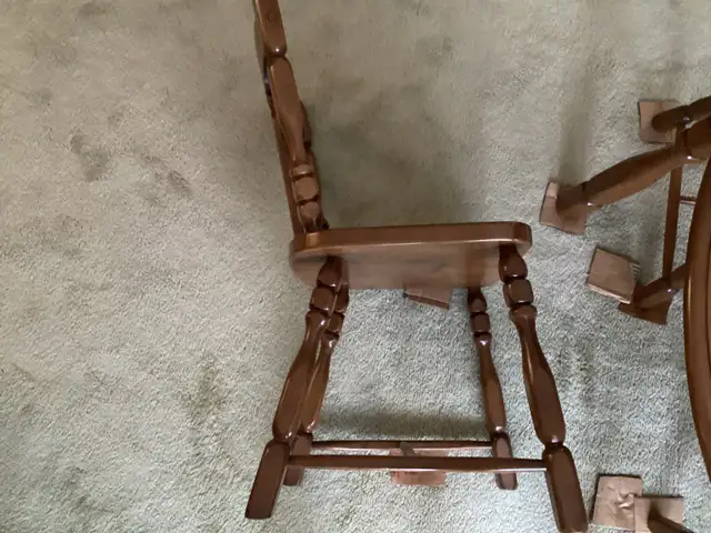 KNECHTEL MAPLE SOLID TABLE, CHAIRS , EXTRA LEAF. 745 in Dining Tables & Sets in Calgary - Image 9