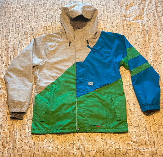 XL VOLCOM 3 colour men’s snowboard jacket in Snowboard in Calgary