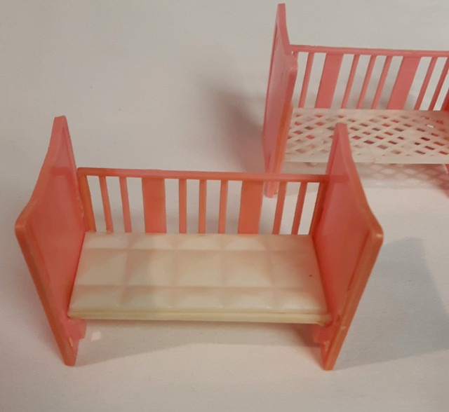 Vintage 1970s Pink plastic dollhouse child beds, 1 matress in Toys & Games in Calgary